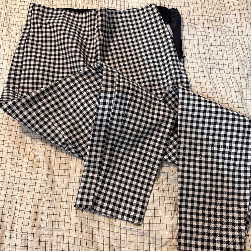 Old Navy Black and White Checkered Ankle Pants